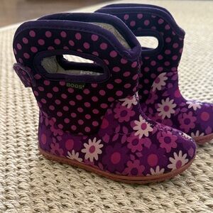 BOGS Kids Purple Floral & Pink Polka Dot  Boots, 7 toddler
